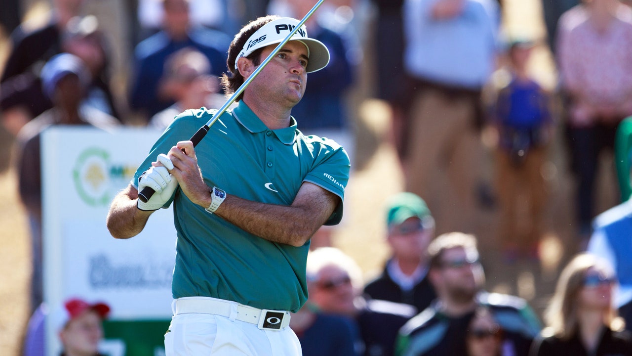 Watson repeatedly escapes trouble to keep Phoenix Open lead
